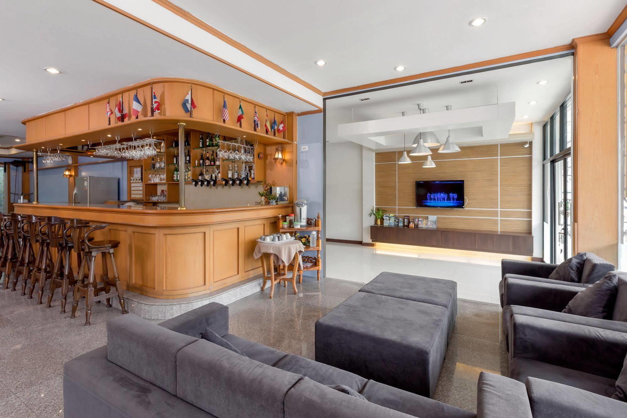 Seven Oaks Inn ジョムティエンビーチ エクステリア 写真